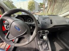 FORD FIESTA 1.6 SE 2017/2017 ELY AUTOMÓVEIS LAJEADO / Carros no Vale