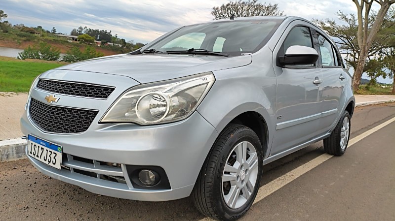 CHEVROLET AGILE 1.4 MPFI LTZ 8V FLEX 4P MANUAL 2011/2011 ADRIANO VEÍCULOS CRUZEIRO DO SUL / Carros no Vale
