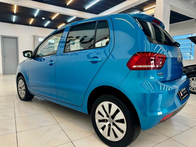 VOLKSWAGEN FOX TRENDLINE 1.6 MI TOTAL 2015/2015 LUCAS AUTOMÓVEIS BOM RETIRO DO SUL / Carros no Vale