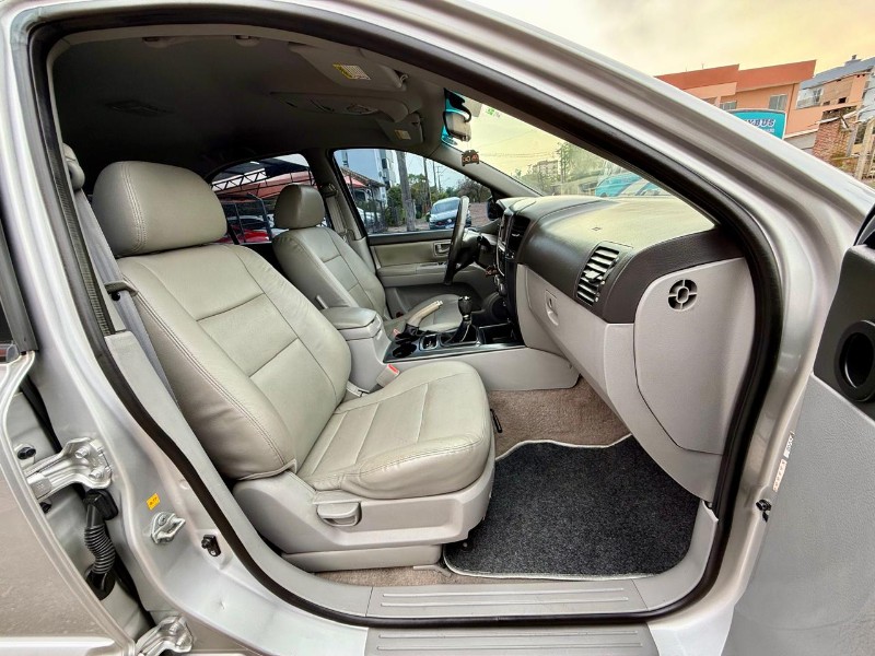 KIA SORENTO 2.5 EX 4X4 16V 2008/2008 AR MULTIMARCAS VENÂNCIO AIRES / Carros no Vale