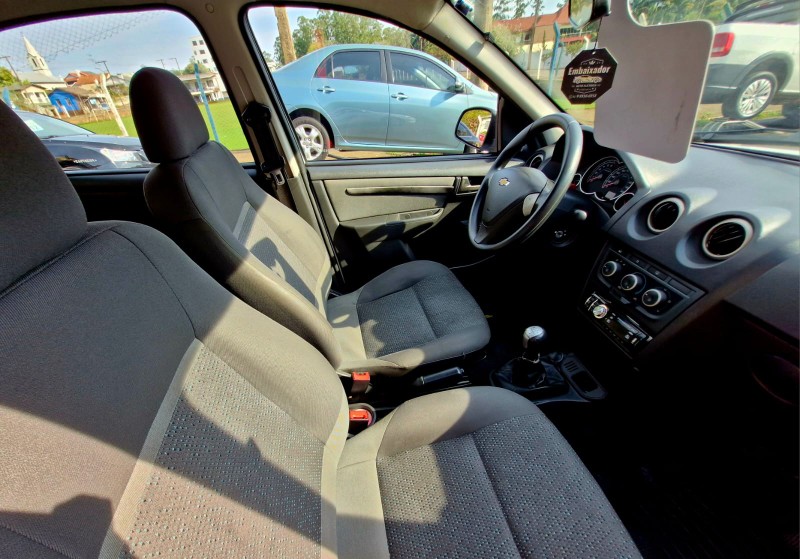 CHEVROLET CELTA SPIRIT/ LT 1.0 MPFI 8V FLEXP. 5P 2015/2015 CRUZEIRO MULTIMARCAS CRUZEIRO DO SUL / Carros no Vale