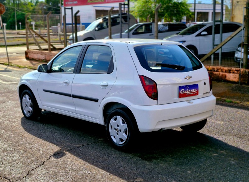CHEVROLET CELTA SPIRIT/ LT 1.0 MPFI 8V FLEXP. 5P 2015/2015 CRUZEIRO MULTIMARCAS CRUZEIRO DO SUL / Carros no Vale