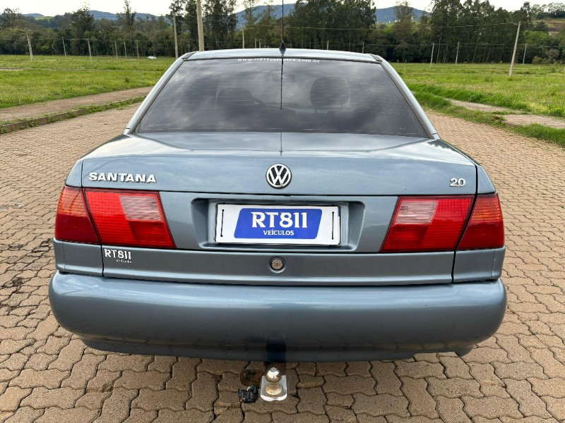 VOLKSWAGEN SANTANA 2.0 8V /2001 RT 811 VEÍCULOS ARROIO DO MEIO / Carros no Vale
