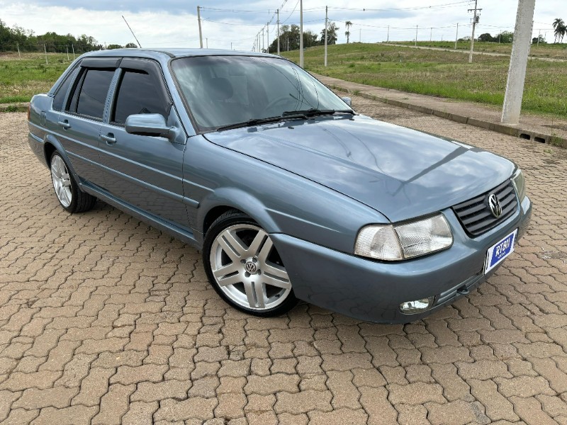 VOLKSWAGEN SANTANA 2.0 8V /2001 RT 811 VEÍCULOS ARROIO DO MEIO / Carros no Vale