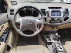 TOYOTA HILUX SW4 SRV 3.0 4X4 /2013 CHIMA VEÍCULOS VENÂNCIO AIRES / Carros no Vale