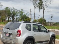 RENAULT DUSTER DYNAMIQUE 1.6 FLEX 16V MEC. 2014/2014 NEURI VEÍCULOS LAJEADO / Carros no Vale