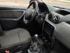 RENAULT DUSTER DYNAMIQUE 1.6 FLEX 16V MEC. 2014/2014 NEURI VEÍCULOS LAJEADO / Carros no Vale