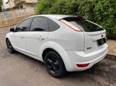 FORD FOCUS 1.6 8V FLEX 4P MANUAL 2011/2012 ESTAÇÃO DO CARRO ESTRELA / Carros no Vale