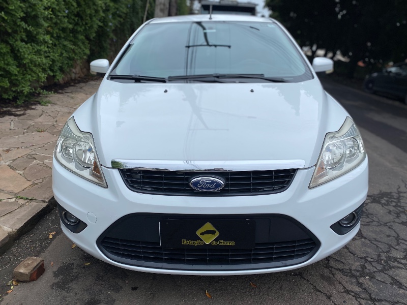 FORD FOCUS 1.6 8V FLEX 4P MANUAL 2011/2012 ESTAÇÃO DO CARRO ESTRELA / Carros no Vale