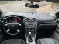 FORD FOCUS 1.6 8V FLEX 4P MANUAL 2011/2012 ESTAÇÃO DO CARRO ESTRELA / Carros no Vale