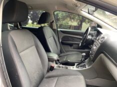 FORD FOCUS 1.6 8V FLEX 4P MANUAL 2011/2012 ESTAÇÃO DO CARRO ESTRELA / Carros no Vale