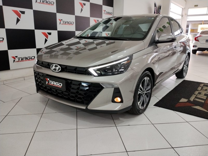 HYUNDAI HB20S 1.0 PLATINUM 12V TURBO 2023/2023 TIAGO AUTOMÓVEIS VENÂNCIO AIRES / Carros no Vale