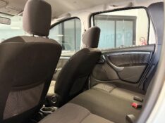 RENAULT DUSTER 1.6 16V SCE FLEX DYNAMIQUE MANUAL 2013/2014 MALAGGI VEÍCULOS ENCANTADO / Carros no Vale