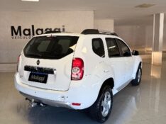 RENAULT DUSTER 1.6 16V SCE FLEX DYNAMIQUE MANUAL 2013/2014 MALAGGI VEÍCULOS ENCANTADO / Carros no Vale