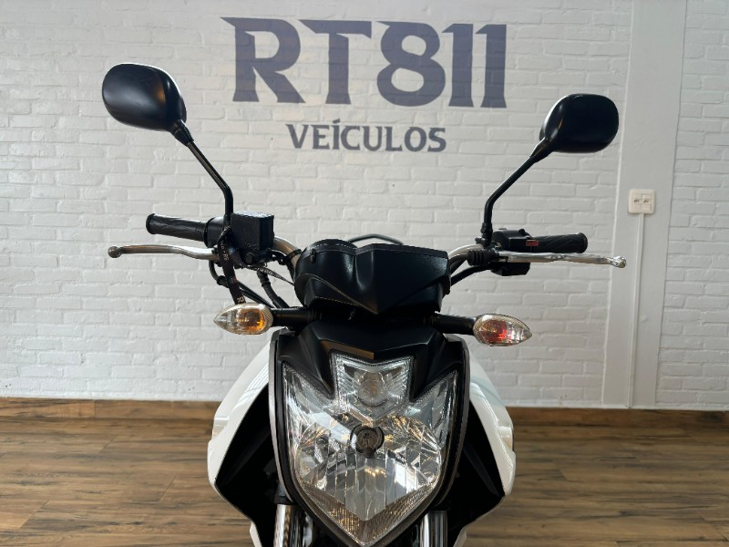 YAMAHA FAZER 250 /2014 RT 811 VEÍCULOS ARROIO DO MEIO / Carros no Vale
