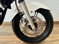 YAMAHA FAZER 250 /2014 RT 811 VEÍCULOS ARROIO DO MEIO / Carros no Vale