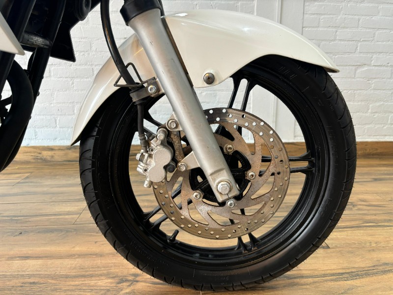 YAMAHA FAZER 250 /2014 RT 811 VEÍCULOS ARROIO DO MEIO / Carros no Vale