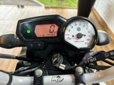 YAMAHA FAZER 250 /2014 RT 811 VEÍCULOS ARROIO DO MEIO / Carros no Vale