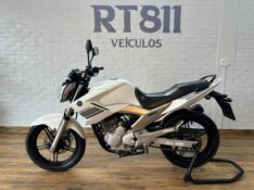 YAMAHA FAZER 250 /2014 RT 811 VEÍCULOS ARROIO DO MEIO / Carros no Vale