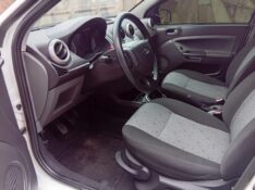 FORD FIESTA 1.0 2014/2014 ALTERNATIVA VEÍCULOS LAJEADO / Carros no Vale
