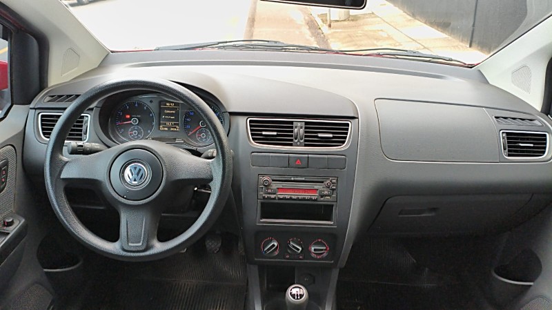 VOLKSWAGEN FOX 1.0 GII TREND 2010/2010 ADRIANO VEÍCULOS CRUZEIRO DO SUL / Carros no Vale