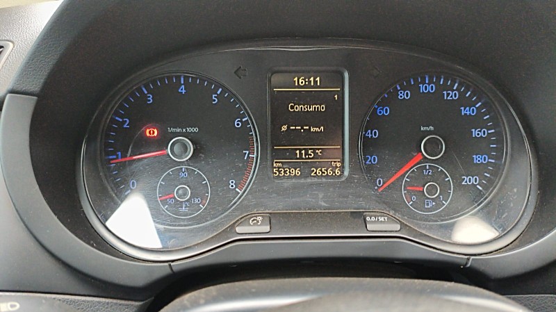 VOLKSWAGEN FOX 1.0 GII TREND 2010/2010 ADRIANO VEÍCULOS CRUZEIRO DO SUL / Carros no Vale
