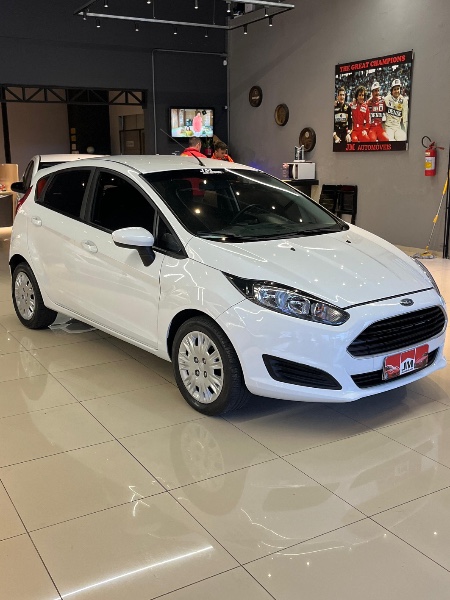 FORD FIESTA 1.5 16V FLEX MEC. 5P 2014/2015 JM AUTOMÓVEIS VENÂNCIO AIRES / Carros no Vale