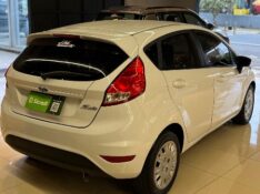 FORD FIESTA 1.5 16V FLEX MEC. 5P 2014/2015 JM AUTOMÓVEIS VENÂNCIO AIRES / Carros no Vale