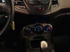 FORD FIESTA 1.5 16V FLEX MEC. 5P 2014/2015 JM AUTOMÓVEIS VENÂNCIO AIRES / Carros no Vale