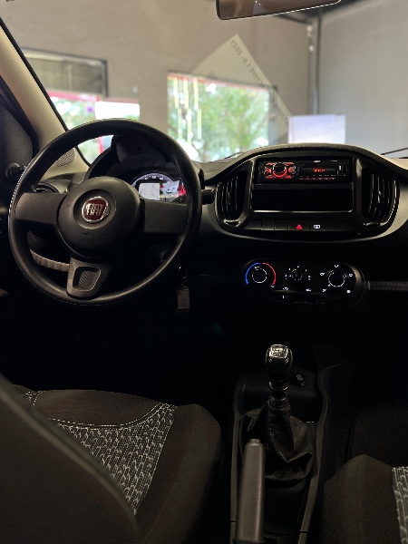 FIAT UNO 1.0 ATTRACTIVE 8V 2021/2021 JM AUTOMÓVEIS VENÂNCIO AIRES / Carros no Vale