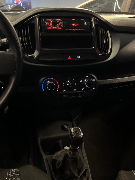 FIAT UNO 1.0 ATTRACTIVE 8V 2021/2021 JM AUTOMÓVEIS VENÂNCIO AIRES / Carros no Vale