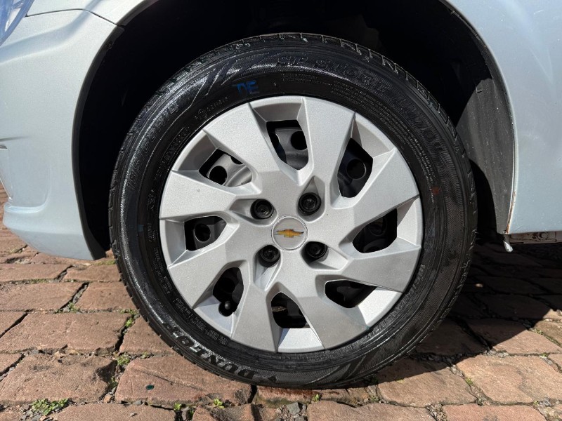 CHEVROLET PRISMA 1.4 MPFI LT 8V FLEX 4P MANUAL 2011/2012 AR MULTIMARCAS VENÂNCIO AIRES / Carros no Vale