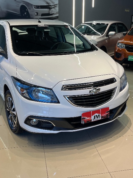 CHEVROLET ONIX 1.4 LTZ AUT. 2014/2015 JM AUTOMÓVEIS VENÂNCIO AIRES / Carros no Vale
