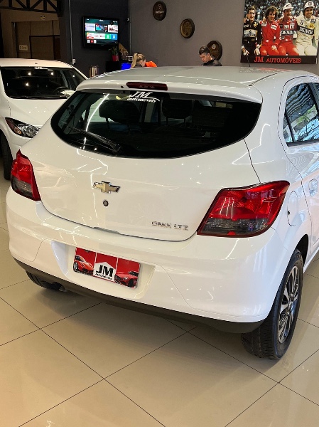 CHEVROLET ONIX 1.4 LTZ AUT. 2014/2015 JM AUTOMÓVEIS VENÂNCIO AIRES / Carros no Vale