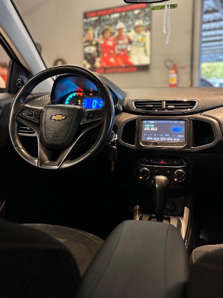 CHEVROLET ONIX 1.4 LTZ AUT. 2014/2015 JM AUTOMÓVEIS VENÂNCIO AIRES / Carros no Vale
