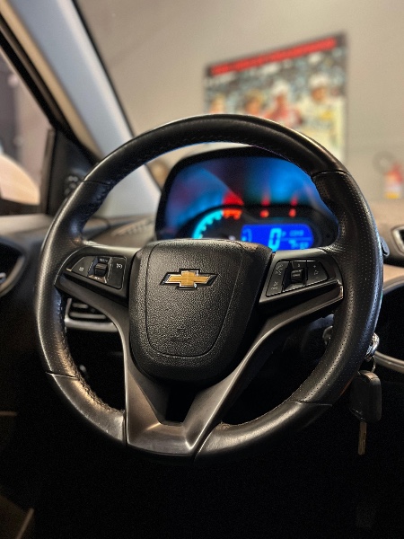 CHEVROLET ONIX 1.4 LTZ AUT. 2014/2015 JM AUTOMÓVEIS VENÂNCIO AIRES / Carros no Vale
