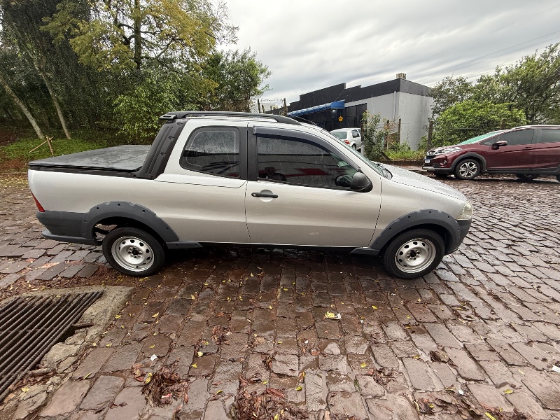 FIAT STRADA WORKING 1.4 MPI FIRE FLEX 8V CD 2013/2013 ELY AUTOMÓVEIS LAJEADO / Carros no Vale