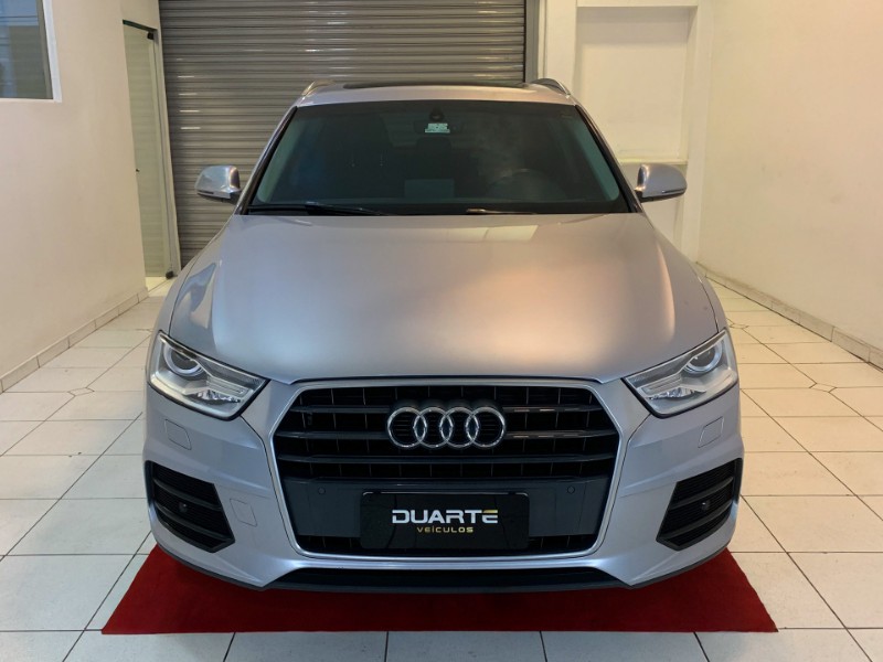AUDI Q3 1.4 35 TFSI GASOLINA BLACK S TRONIC 2018/2018 DUARTE VEÍCULOS PORTO ALEGRE / Carros no Vale