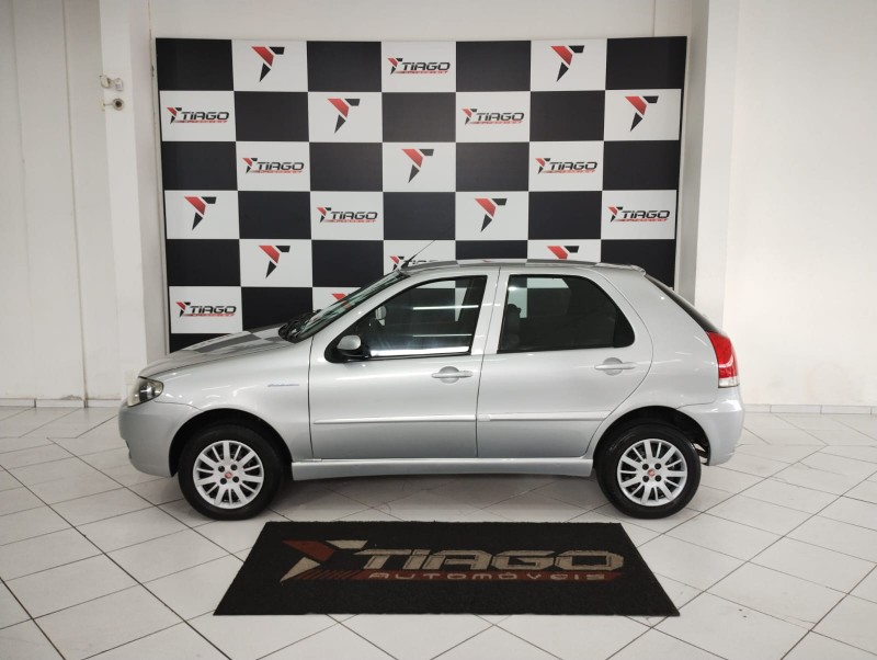 FIAT PALIO 1.0 CELEBRATION 8V 2010/2010 TIAGO AUTOMÓVEIS VENÂNCIO AIRES / Carros no Vale