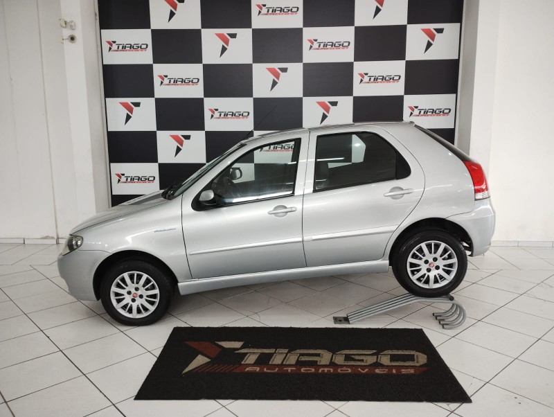 FIAT PALIO 1.0 CELEBRATION 8V 2010/2010 TIAGO AUTOMÓVEIS VENÂNCIO AIRES / Carros no Vale