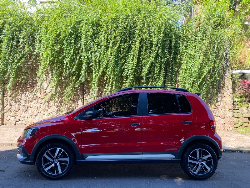 VOLKSWAGEN FOX XTREME 1.6 2018/2019 ESTAÇÃO DO CARRO ESTRELA / Carros no Vale