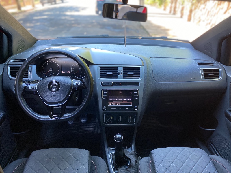 VOLKSWAGEN FOX XTREME 1.6 2018/2019 ESTAÇÃO DO CARRO ESTRELA / Carros no Vale