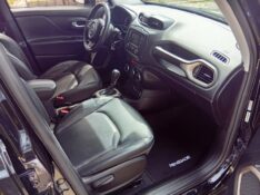 JEEP RENEGADE 1.8 LONGITUDE 2018/2018 ALTERNATIVA VEÍCULOS LAJEADO / Carros no Vale