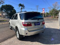 TOYOTA HILUX SW4 SRV D4-D 4X4 3.0 TDI DIES. AUT 2011/2011 LS MULTIMARCAS VENÂNCIO AIRES / Carros no Vale