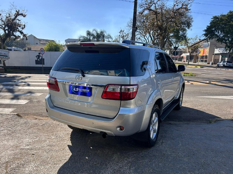 TOYOTA HILUX SW4 SRV D4-D 4X4 3.0 TDI DIES. AUT 2011/2011 LS MULTIMARCAS VENÂNCIO AIRES / Carros no Vale