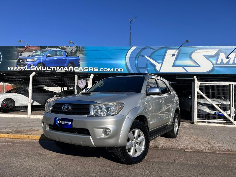 TOYOTA HILUX SW4 SRV D4-D 4X4 3.0 TDI DIES. AUT 2011/2011 LS MULTIMARCAS VENÂNCIO AIRES / Carros no Vale