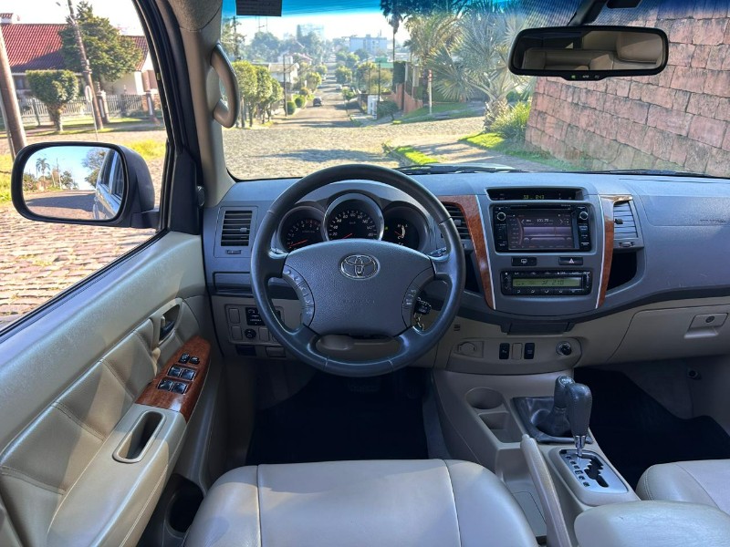 TOYOTA HILUX SW4 SRV D4-D 4X4 3.0 TDI DIES. AUT 2011/2011 LS MULTIMARCAS VENÂNCIO AIRES / Carros no Vale