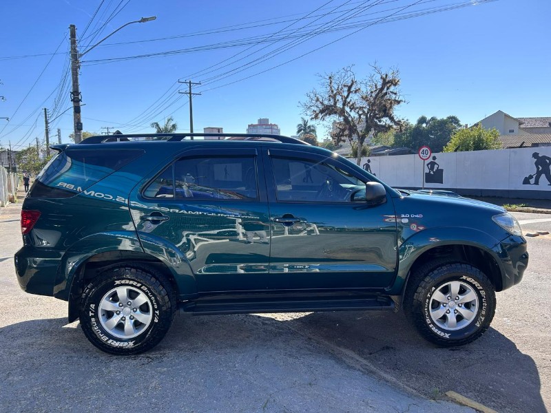 TOYOTA HILUX SW4 SRV D4-D 4X4 3.0 TDI DIES. AUT 2006/2006 LS MULTIMARCAS VENÂNCIO AIRES / Carros no Vale