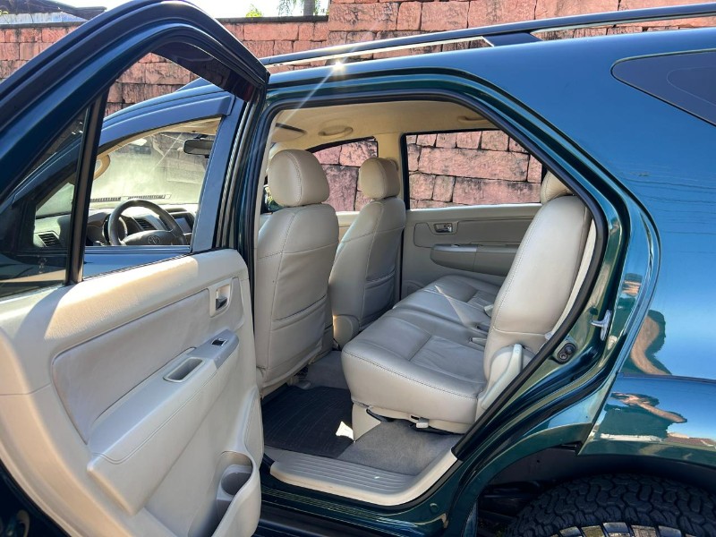 TOYOTA HILUX SW4 SRV D4-D 4X4 3.0 TDI DIES. AUT 2006/2006 LS MULTIMARCAS VENÂNCIO AIRES / Carros no Vale