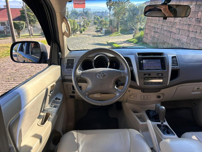 TOYOTA HILUX SW4 SRV D4-D 4X4 3.0 TDI DIES. AUT 2006/2006 LS MULTIMARCAS VENÂNCIO AIRES / Carros no Vale